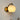 Art Deco vintage wandlamp, goudkleurig met glazen kap, sfeerverlichting, retro design.