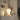 Witte tafellamp op dressoir, moderne interieurdecoratie, sfeerverlichting, Scandinavisch design.