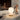 Witte tafellamp op bureau, moderne designlamp, sfeerverlichting, interieurdecoratie.