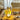 Bananen tafellamp, geel, modern design, sfeerverlichting, woonkamer decor, uniek interieuraccessoire.