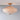 Moderne witte plafondlamp met messing details, geschikt voor woonkamerverlichting.
