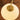 Gouden plafondlamp met witte glazen bol, moderne hanglamp, houten vloer achtergrond.