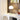 Chromen tafellamp met halve bol, modern design, glanzend, voor woonkamer of kantoor.