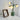 Groene tafellamp met bloemvormige lampenkappen, moderne decoratieve verlichting.