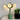 Groene tafellamp met bloemvormige lampenkappen, moderne decoratieve verlichting.