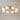 Houten kroonluchter met acht witte lampenkappen, modern design, plafondverlichting.