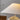 Fluted keramische tafellamp, beige lampenkap, moderne interieurverlichting, elegant design.
