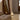 Piramide tafellamp, modern design, wit glas, houten frame, interieurdecoratie, woonkamer.