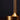 Gouden tafellamp detail, modern design, messing afwerking, luxe interieurverlichting.