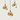 Drie moderne hanglampen goud en glas, eigentijds design, interieurverlichting.