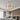 Gouden moderne kroonluchter in slaapkamer, LED-verlichting, eigentijds design.