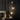 Gouden wandlamp met dubbele buis, modern design, sfeerverlichting, slaapkamerinterieur.