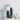 Groene cactus tafellamp met twee witte bollen, moderne decoratieve verlichting.