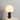Kizu tafellamp, marmeren voet, witte kap, modern design, sfeerverlichting, interieurdecoratie.