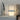 Moderne witte tafellamp met handvat, LED-verlichting, minimalistisch design, slaapkamerdecor.
