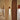 Wandlampen in hal, modern design, roestkleur, boogvormige deuropeningen, sfeerverlichting.