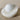 Witte marmeren tafellamp met ronde bol, modern design, sfeerverlichting, interieurdecoratie.