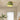 Groene plafondlamp in moderne keuken, geribbeld ontwerp, energiezuinig, eigentijdse verlichting.
