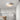 Witte moderne plafondlamp, minimalistisch design, LED-verlichting, woonkamerverlichting.