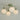Groene plafondlamp met vier witte glazen bollen, modern design, energiezuinige verlichting.