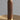 Houten tafellamp met messing details, modern design, sfeerverlichting, interieurdecoratie.