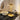 Moderne glazen tafellamp op marmeren tafel, goudkleurig, sfeerverlichting, woonkamer decor.