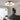 Zwarte plafondlamp met witte glazen bollen, modern design, woonkamerverlichting.