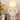Witte robot tafellamp van hars met bolvormige lamp, moderne decoratieve verlichting.