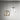 Twee moderne glazen hanglampen, transparant en rookglas, minimalistisch design, interieurverlichting.
