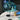 Glazen tafellamp met blauwe kap, moderne designlamp, decoratieve verlichting, interieuraccessoire.