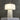 Witte marmeren tafellamp met gouden details, moderne verlichting, interieurdecoratie.