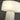 Witte Aogashima tafellamp, modern design, messing details, elegante verlichting, interieurdecoratie.