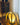 Bananen tafellamp, modern design, geel licht, woonkamer decor, unieke verlichting.