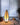 Bananen tafellamp, modern design, warm licht, woonkamer decor, unieke verlichting, wit en zwart.