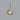 Glazen hanglamp met gouden details, moderne bolvorm, helder glas, interieurverlichting.