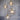 Glazen hanglampen met gouden fittingen, modern design, helder glas, interieurverlichting.
