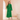Vrouw in groene badjas, fleece, comfortabel, ochtendroutine, thuis, mode, loungewear.