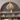 Houten hanglamp met geweven design, modern interieur, sfeerverlichting, woonkamer decor.