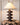 Houten torenlamp met beige kap, moderne design tafellamp, sfeerverlichting woonkamer.