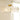Gouden glazen plafondlamp met bloemmotief, elegante verlichting, moderne interieurdecoratie.
