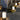 Moderne lantaarn tafellamp, zwart metaal, glazen paneel, buitenverlichting, tuinpad decor.