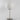 Witte Nelson tafellamp, modern design, metalen voet, stoffen kap, interieurverlichting.