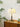 Orchidee stoffen tafellamp, wit, houten voet, vintage design, woonkamer verlichting.