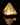 Piramide tafellamp, goudkleurig, modern design, sfeerverlichting, interieurdecoratie.