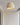 Crèmekleurige plafondlamp met geribbeld ontwerp, moderne interieurverlichting.
