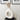 Witte keramische donutvaas, Scandinavisch design, interieurdecoratie woonkamer.