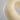 Beige keramische tafellamp met textuur, modern design, interieurverlichting, minimalistisch.