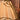 Tafellamp met beige stoffen kap, houten achtergrond, sfeerverlichting, modern design.